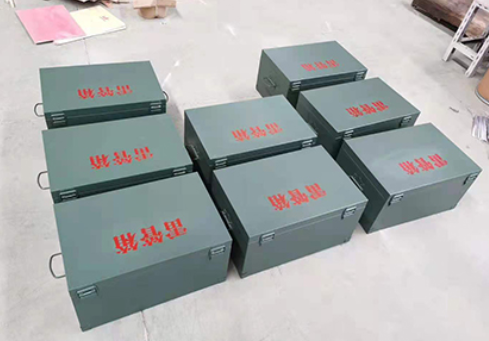 新州镇炸药箱和雷管箱一般是怎么存放的？