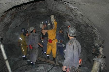 新州镇工程爆破中的危险因素分析以及应对工程爆破危险的措施